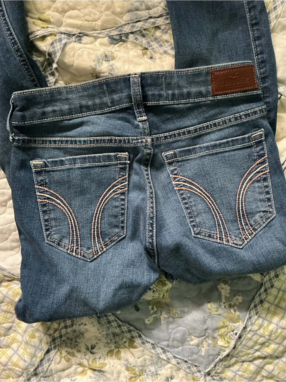 Hollister Medium Blue Low Rise Skinny Stretch Jeans - Picture 3 of 4